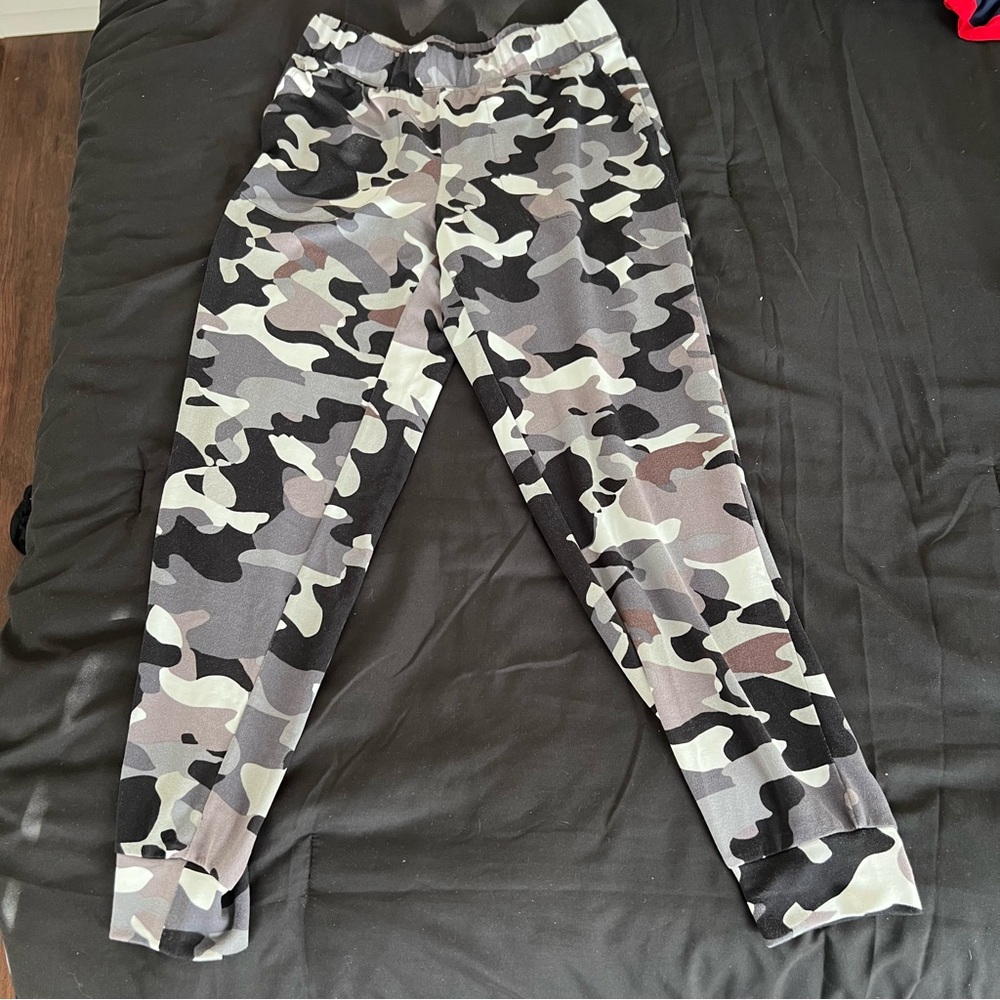 Sport Savvy Joggers Women’s XS Camo Athletic Casual Pants